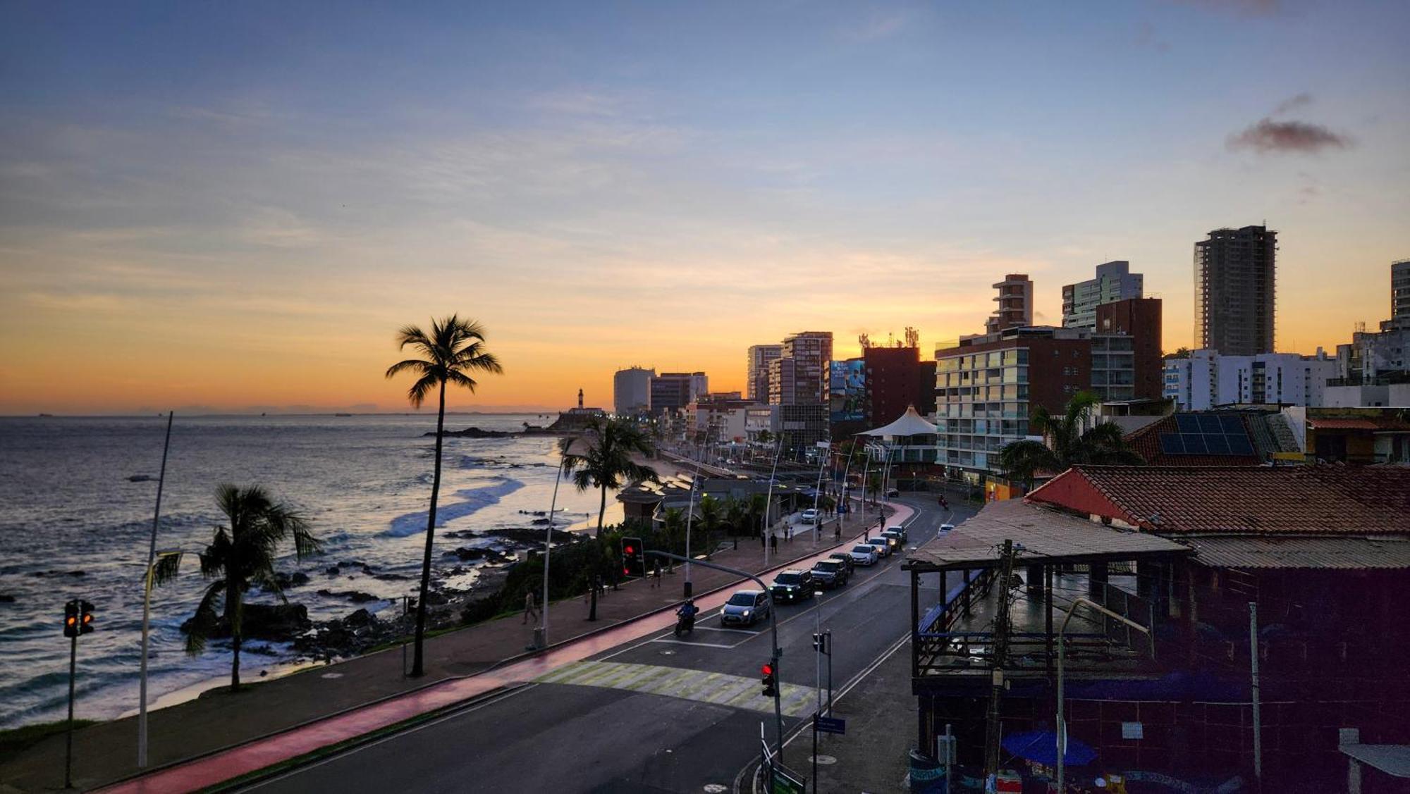 Com Varanda Na Vista Da Barra - Spot Barra Apartment *